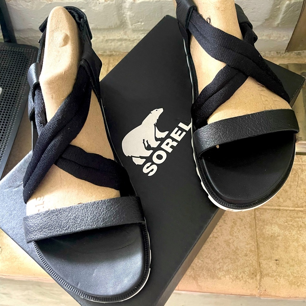 Sorel Roaming Decon Sandals brand new in box